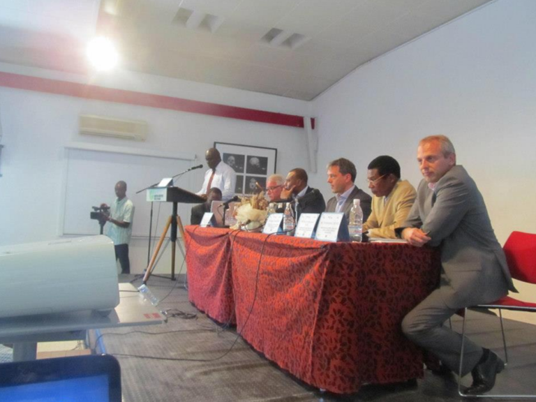 Maitrise de cérémonie lors de la signature de convention entre le Cabinet PKD Conseil et l’entreprise française Maïsadour à la salle de conférence du Goethe Institut